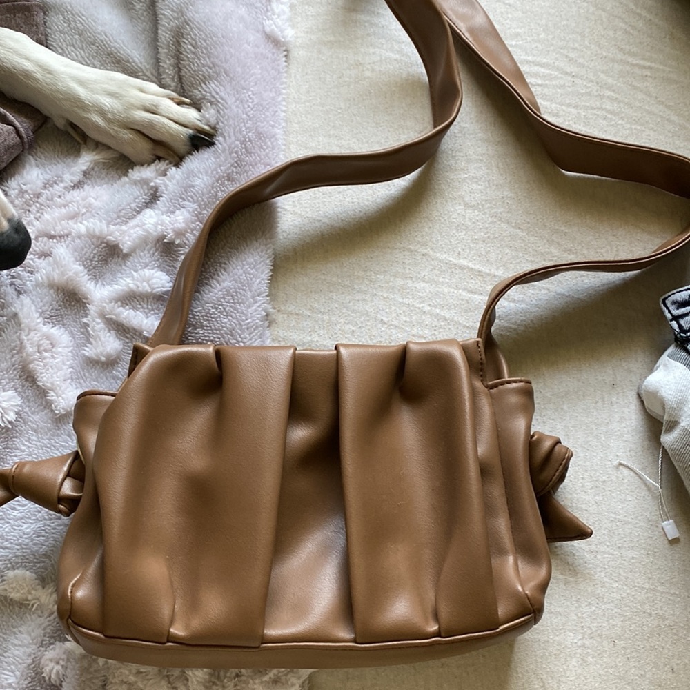 Brown simple scrunched bag